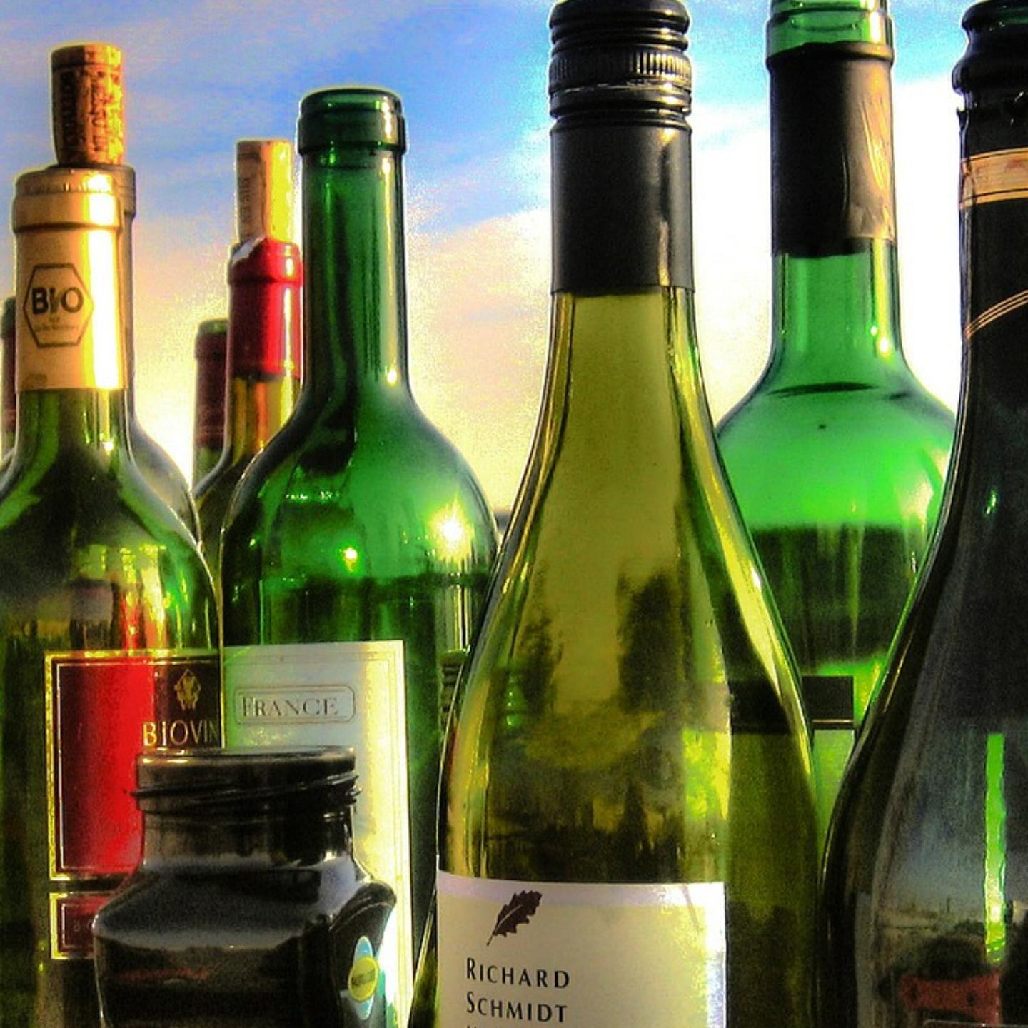 Foto: verschiedene Alkoholflaschen