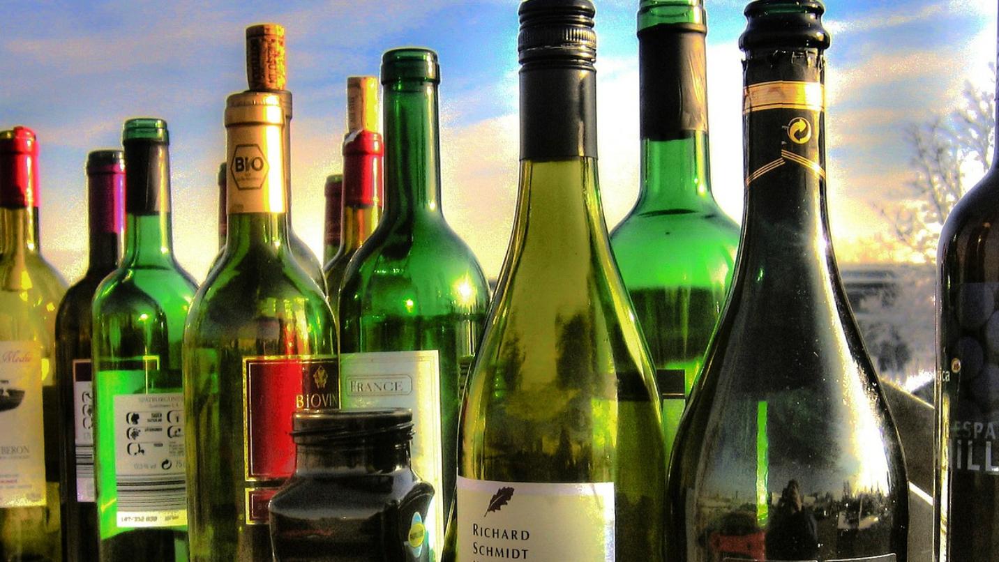 Foto: verschiedene Alkoholflaschen