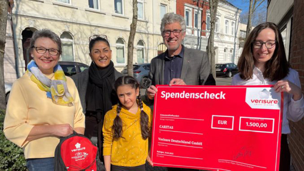 Foto: v. l. n.r.: Heidi Göpfert (Lernpatin), Handan Dikyokus (Koordinatorin Caritas-Lernpatenschaft), Lydia (Lernpaten-Kind), Martin Sahler (FIM-Abteilungsleiter), Tamara Pérez Vegas (Verisure) Foto: v. l. n.r.: Heidi Göpfert (Lernpatin), Handan Dikyokus (Koordinatorin Caritas-Lernpatenschaft), Lydia (Lernpaten-Kind), Martin Sahler (FIM-Abteilungsleiter), Tamara Pérez Vegas (Verisure)