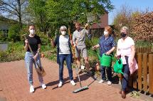 Die Caritas-Kaufhäuser in Grevenbroich und Neuss stehen Besuchern wieder mit allen Dienstleistungen zur Verfügung. Hier freut sich das Team aus Grevenbroich auf alle Kunden mit Termin. � Caritasverband Rhein-Kreis Neuss Die Caritas-Kaufhäuser in Grevenbroich und Neuss stehen Besuchern wieder mit allen Dienstleistungen zur Verfügung. Hier freut sich das Team aus Grevenbroich auf alle Kunden mit Termin. � Caritasverband Rhein-Kreis Neuss