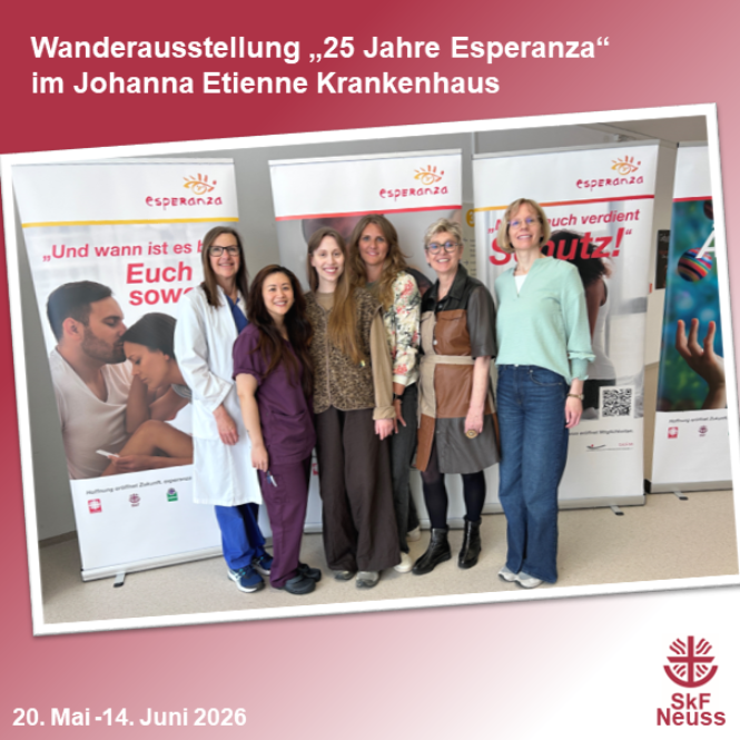 Freuen sich über die Eröffnung der Ausstellung im Johanna Etienne Krankenhaus: Dr. Margret Albiez und Hebamme Thuy An Nguyen Trung aus dem Johanna Etienne Krankenhaus, sowie Annette Klepatschow, Daniela Klein, Elke Kroner und Anne Grünwaldt vom SkF Neuss (v.l.n.r.)