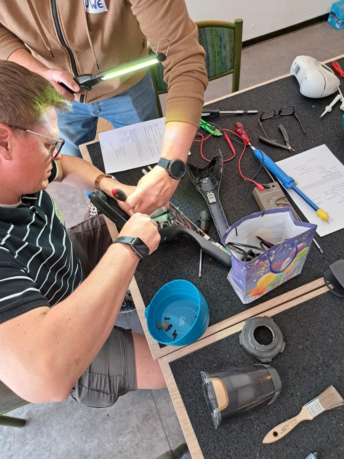 Teamwork beim Reparieren