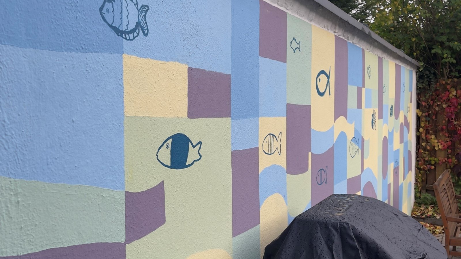 Wandgemälde der Bewohner im Garten des Haus St. Kilian