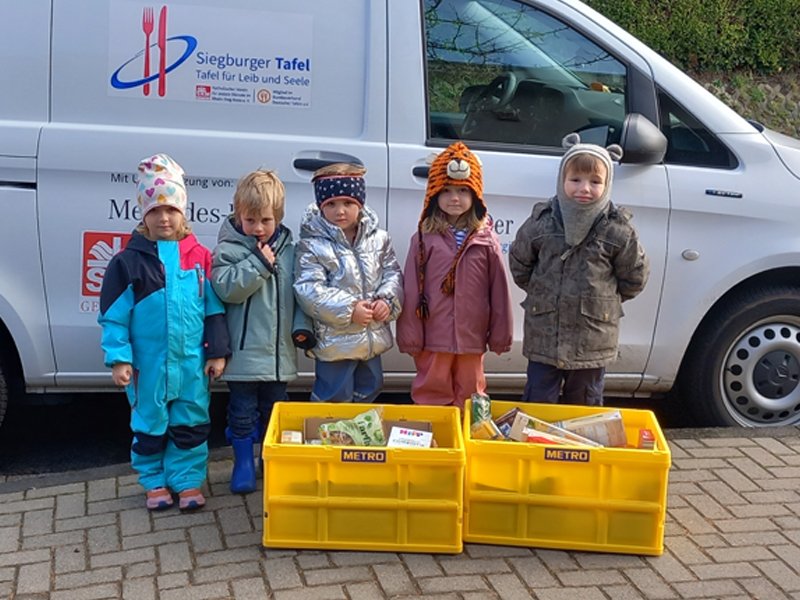 25-12-03 ST Spende DRK NEWS