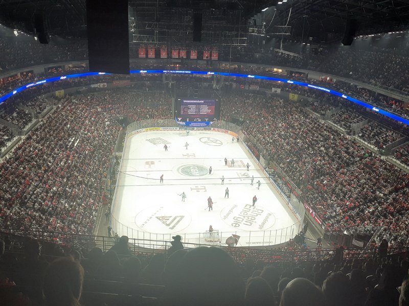 26-02-11 WLH-Kölner Haie NEWS